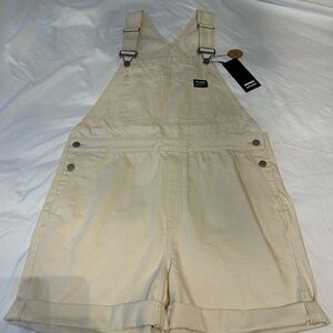 BNWT Dr. Denim overall-shorts - size Large